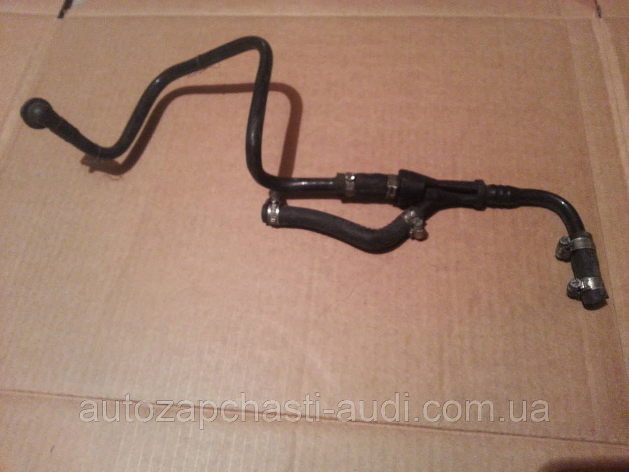 Вакуумна магістраль (двигунів 2,6 ABC 2.8 AAH МКПП) Audi 100 A6 C4 91-97г, фото 1