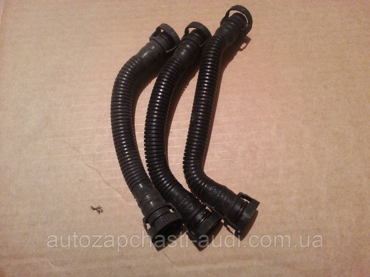 Трубка вентиляції картерних газів МКПП Audi 100 A6 C4 91-97г, фото 1