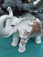 Білий слон з килимком на спині, статуетка. Виробляється в Індії. Якісна деталізація.