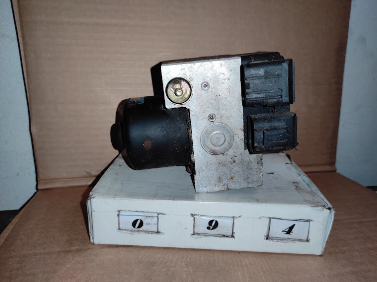 No94 Б/у Блок управління ABS 133000-4110 для Toyota Celica 99-05, фото 1