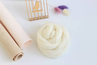 Вовна для валяння №100 біла 22-24мкм (50г)