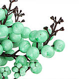 Новорічна гілка з ягодами для прикрашання "Змінні ягоди" бірюзовий з білим 58 см, фото 2