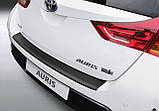 Пластикова захисна накладка на задній бампер для Toyota Auris 5dr 2013-2015, фото 3