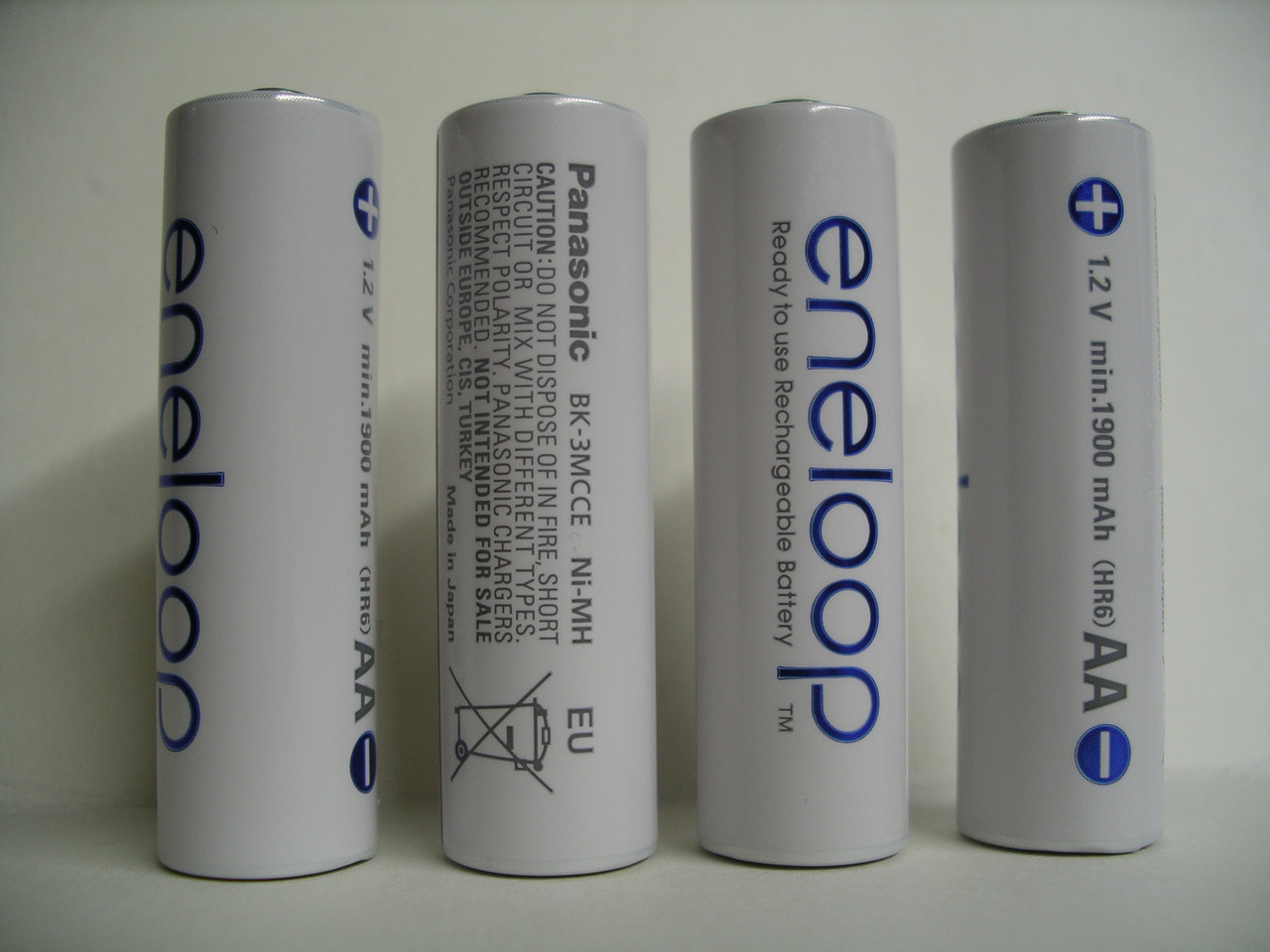 Акумулятор Panasonic Eneloop AA 2000 mAh 1.2V BK-3MCDE 4 штуки в кейсі