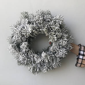 Вінок новорічний різдвяний Classic зі штучної хвої d-40 см засніжений