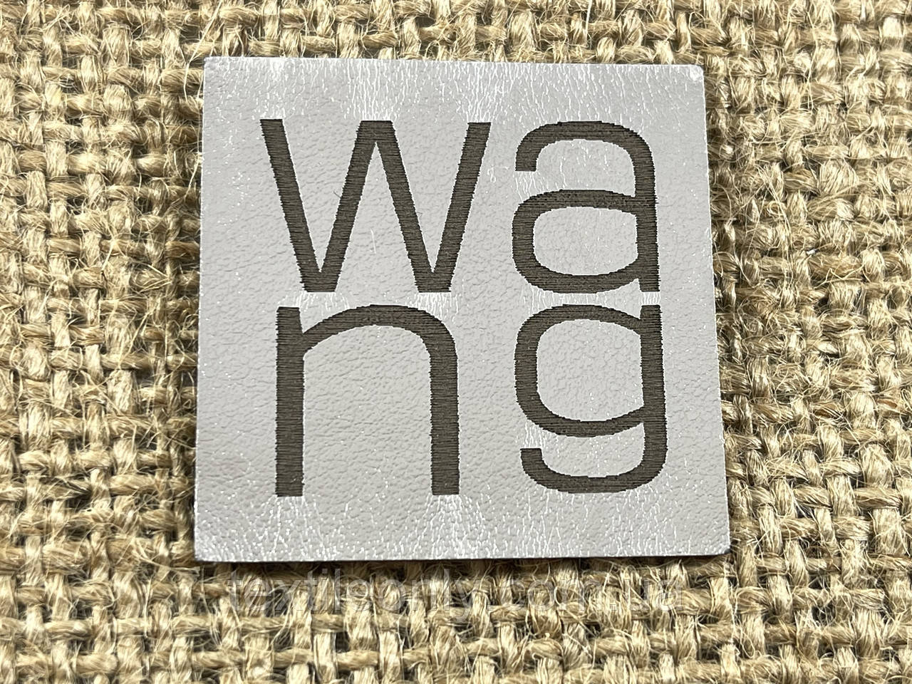 Нашивка Wang 40х40 мм