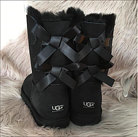 Черные женские высокие ботинки UGG Bailey Bow II с бантом сзади бантиком сделаны из замши и овчины угги