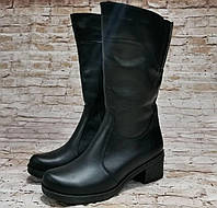 Жіночі зимові чорні шкіряні чоботи на повну ногу на низьких підборах