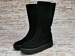 Жіночі зимові чорні замшеві чоботи на плоскій підошві в 41 розмірі