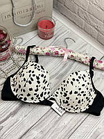 Бюстгальтер Tezenis 85В, Італія