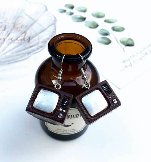 Сережки ручної роботи в стилі ретро, ностальгічні сережки піни Телевізор (гачок), фото 1