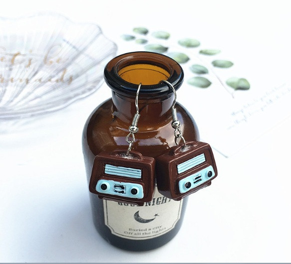 Сережки ручної роботи в стилі ретро, ностальгійні сережки піни Радіо, фото 1