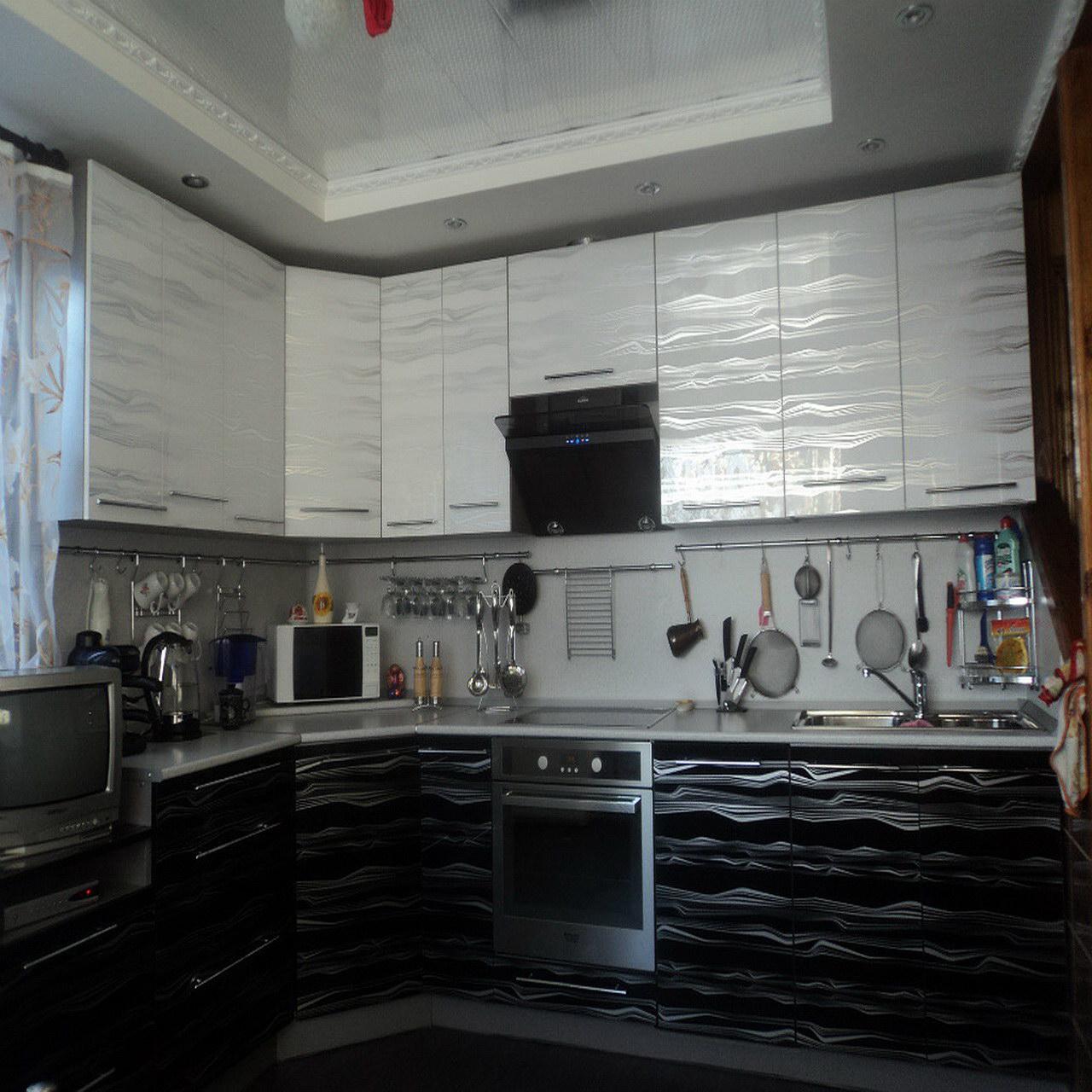 Кухонный гарнитур черно-белый фасад - фото 7 - id-p1494741418