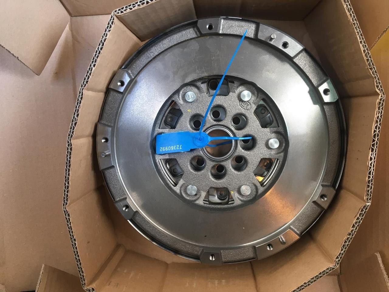 Двухмассовый маховик, демпфер LUK 415030510 OPEL ASTRA,CORSA D 1.3 CDTI 05-, фото 1