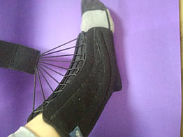 Гомілковостопний бандаж неопреновий на шнуровці Aurafix 417