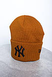 Жіноча зимова шапка тепла біні стильна з підворотом однотонна красива NY гірчичного кольору, фото 3