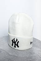 Женская шапка бини теплая стильная с подворотом однотонная красивая NY белого цвета