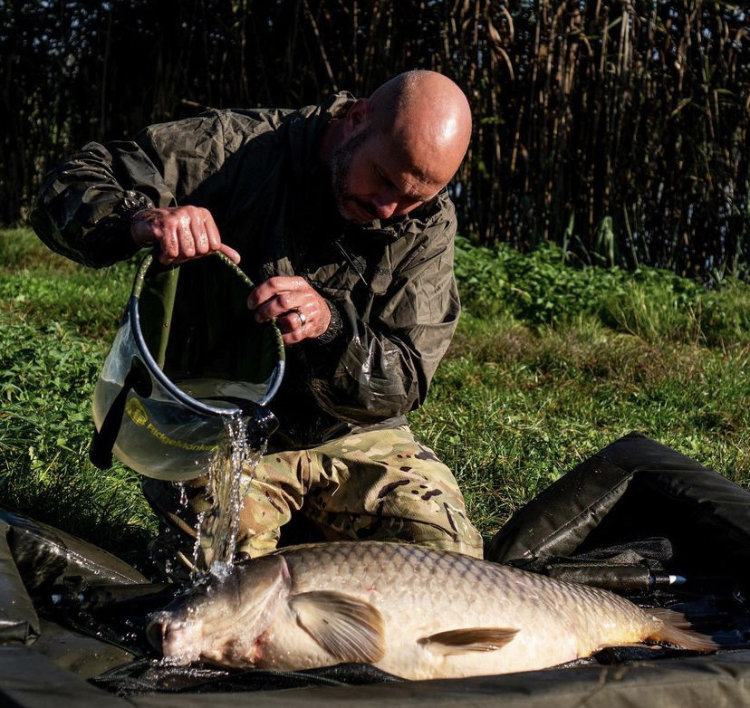 Відро м'яке з прозорою передньою стінкою
Ridge Monkey Perspective Collapsible Bucket 10L