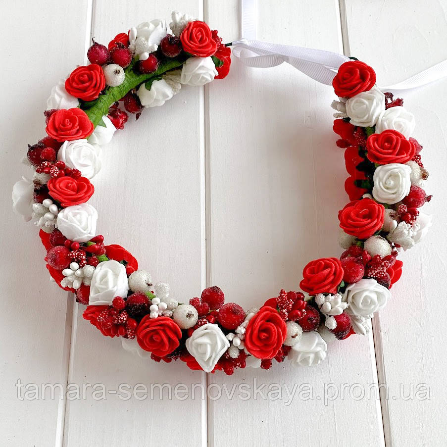 Вінок з білими і червоними трояндочками
