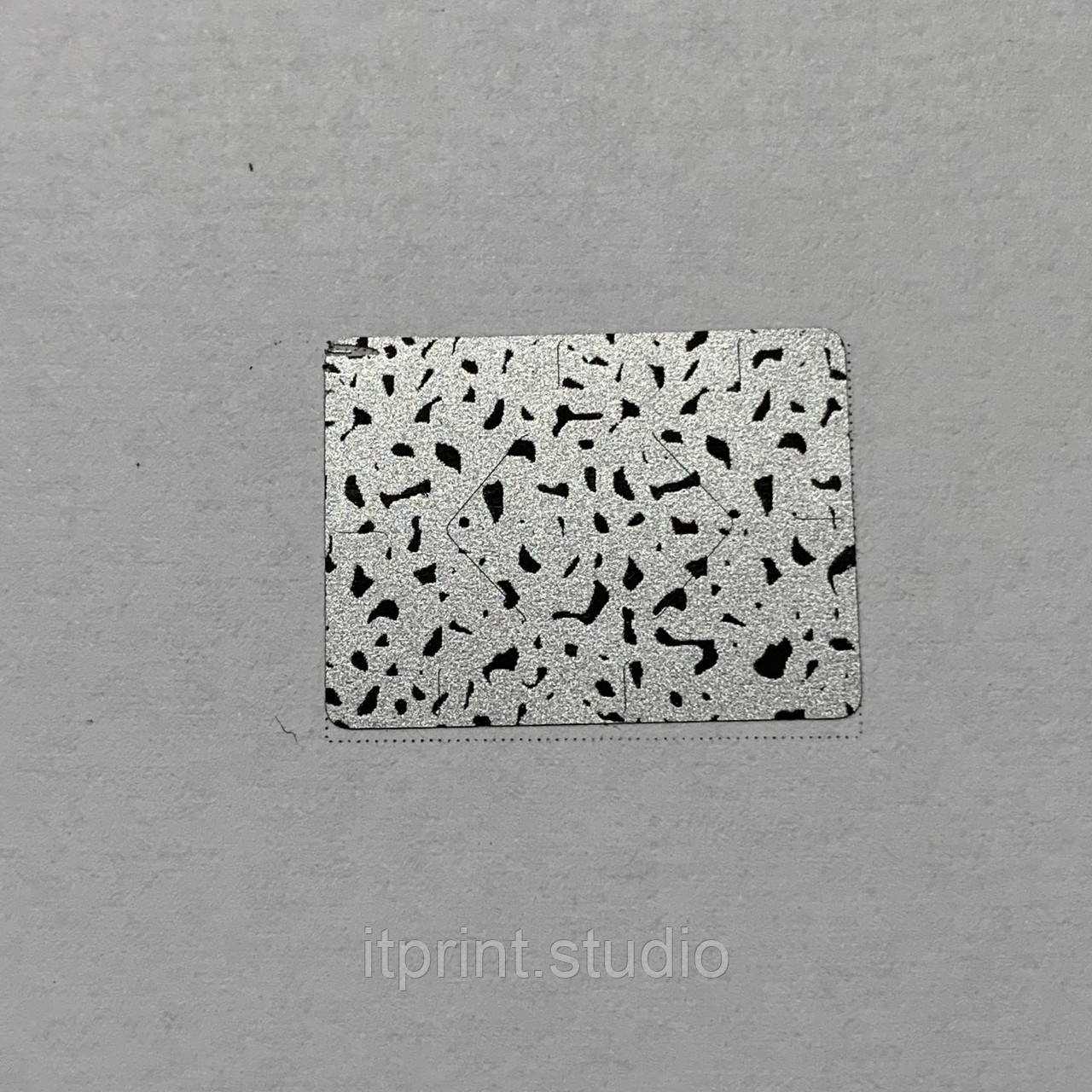 Скретч наклейка леопард 20x15 мм