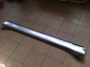 Накладка лівого бокового порогу Mitsubishi Pajero Wagon IV (7405A089)