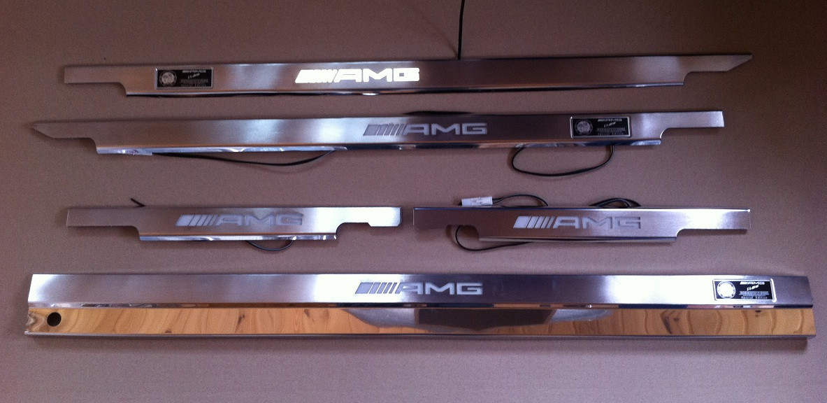 Накладки на пороги з білим підсвічуванням AMG із нержавіючої сталі для Mercedes G-Class W463