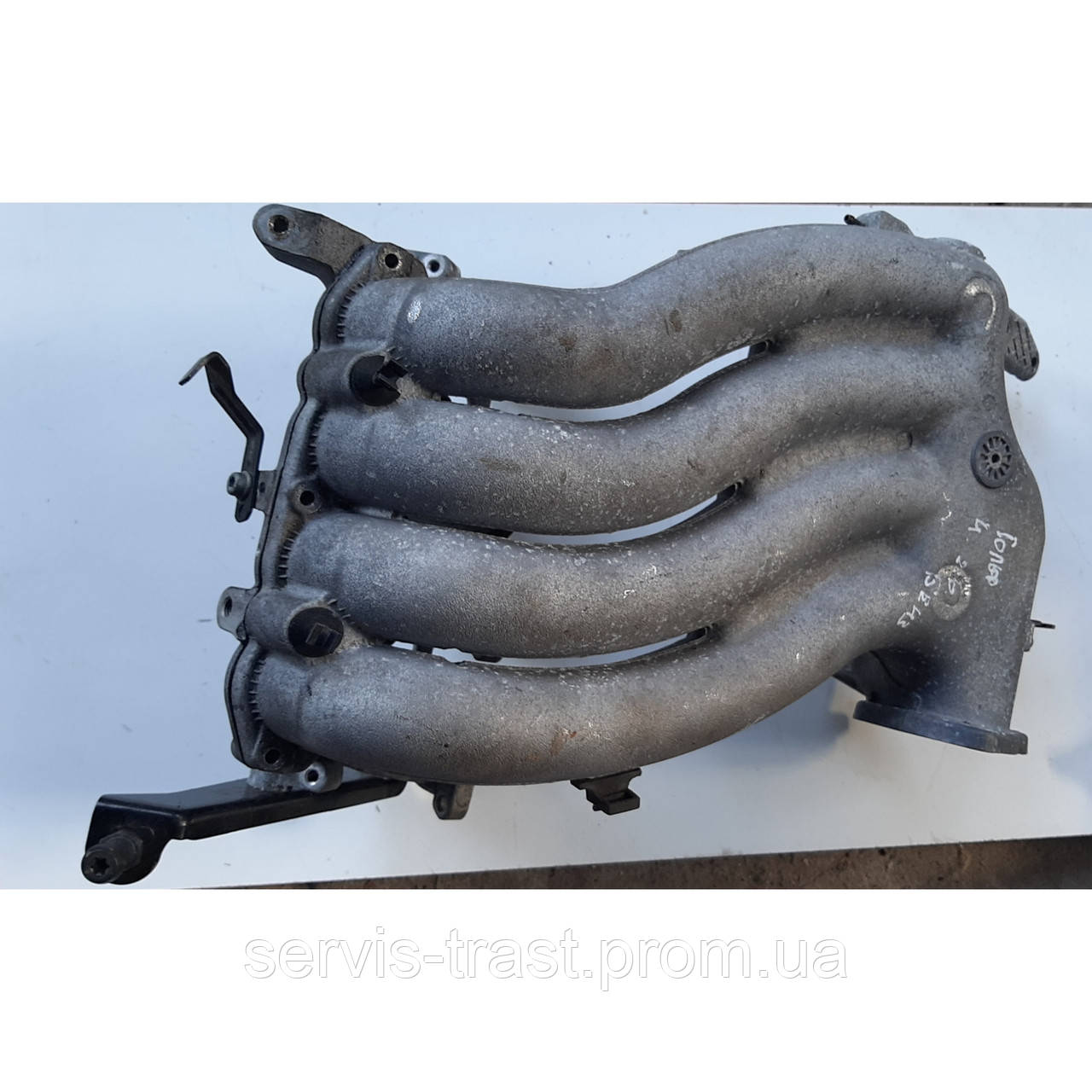 Впускний колектор Volkswagen Golf 4 2.0