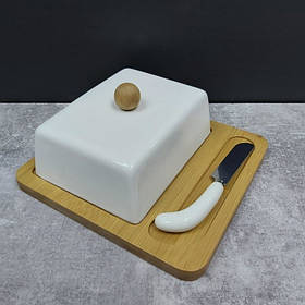 Маслянка з ножем фарфорова на бамбуковій підставці Interos PJ02054