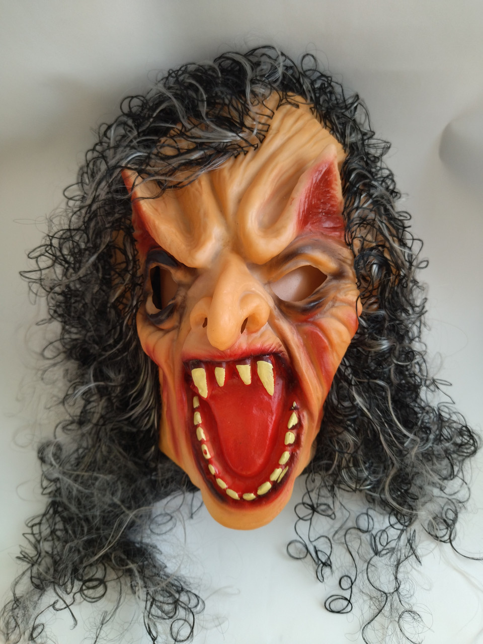 Латексна маска відьми з волоссям, фото 1