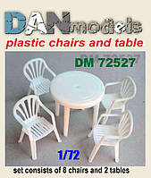Пластиковые стулья и стол. Аксессуары для диорам в масштабе 1/72. DANMODELS DM72527