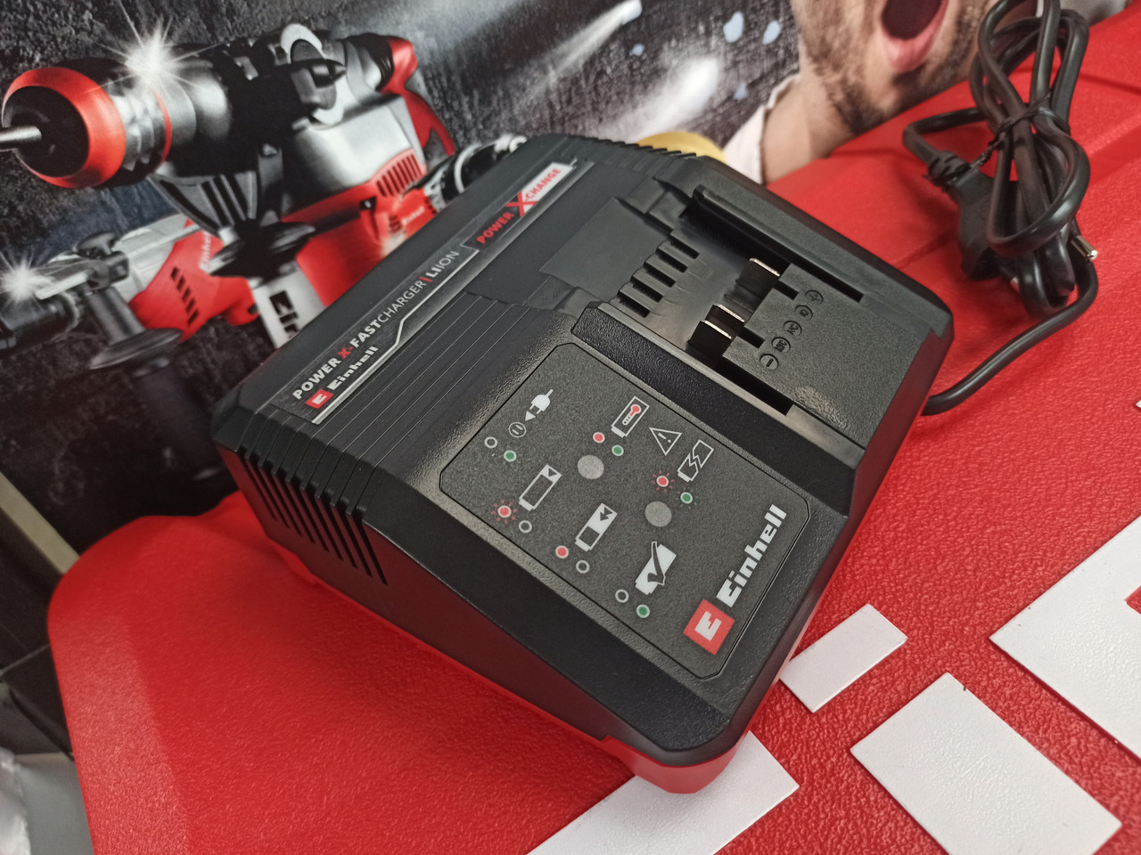 Зарядний пристрій для акумулятора Einhell Power X-Fastcharger 4A 4512103