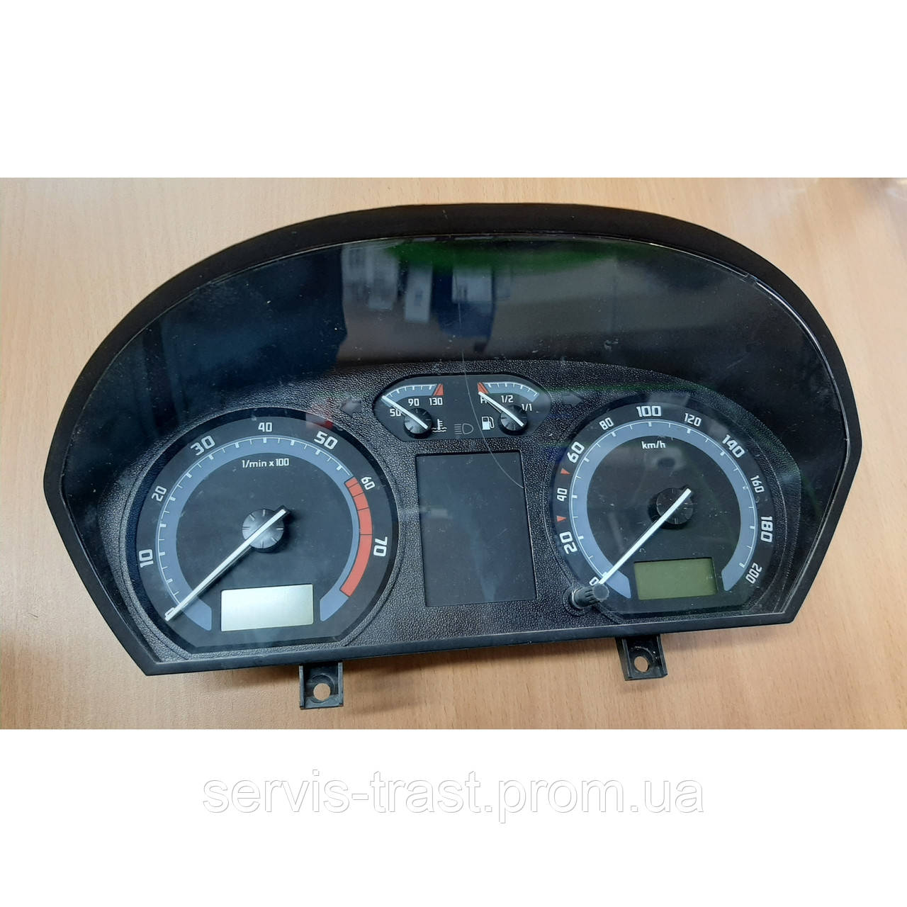 Приладна панель Skoda Fabia