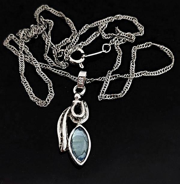 Булатний кулон на ланцюжку. Довжина ланцюжка : 44 см. Діаметр кулона: 5 див.