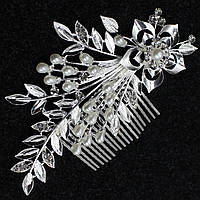 Гребінець у зачіску сріблястий металевий великий квіточок із перлами пелюстки розмір 13х9 см