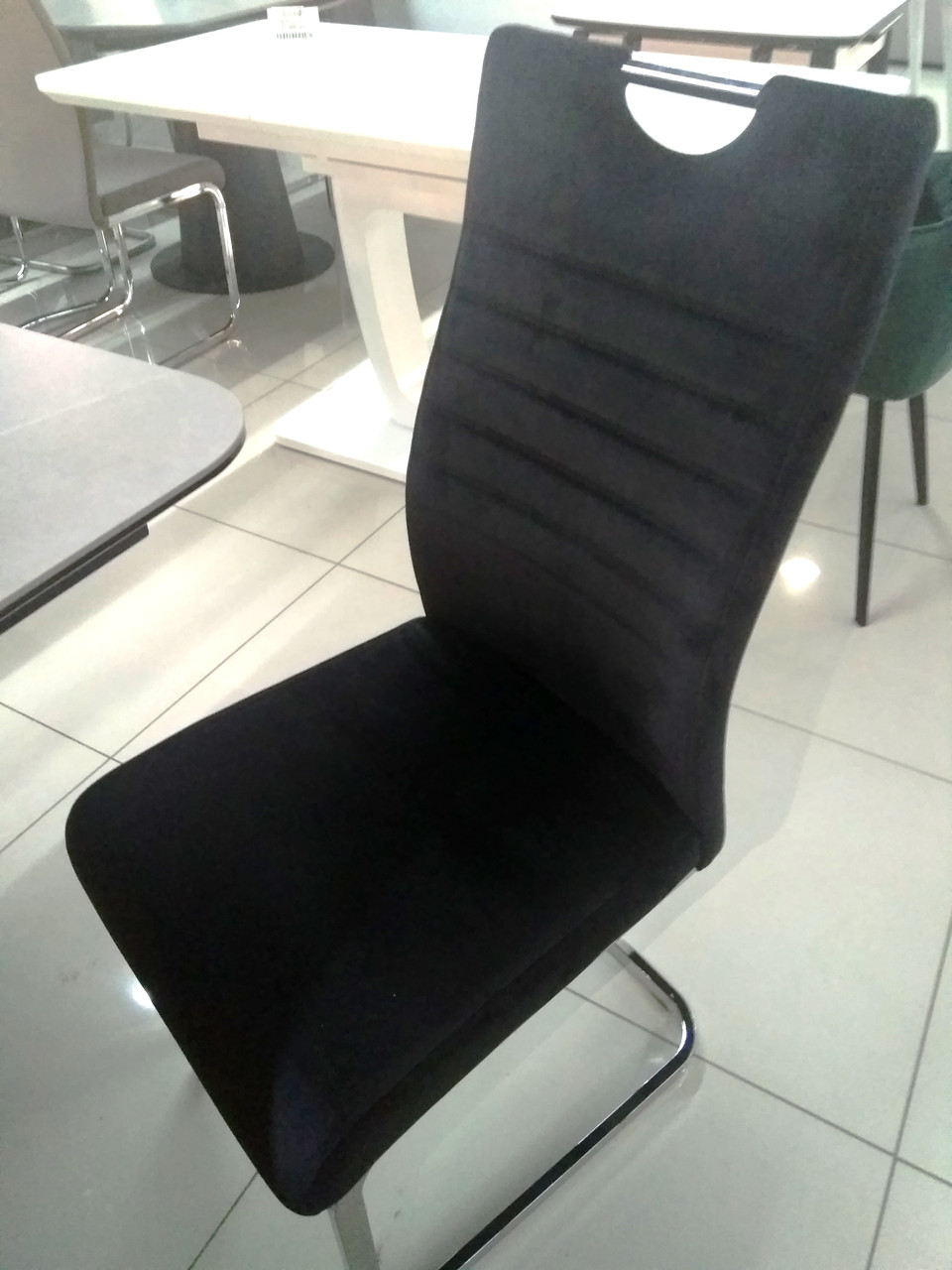 Вельветовий стілець S-120 чорний від Vetro Mebel з ручкою