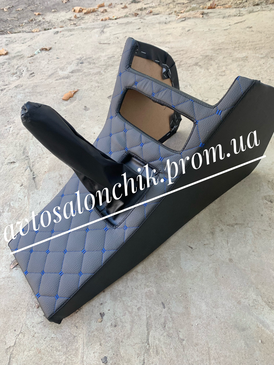 Консоль Бар Под Магнитолу ВАЗ 2103 2106 РОМБ Черная с Синей Строчкой ...