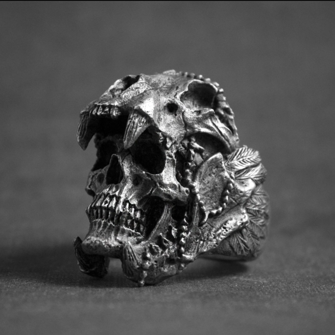 Кольцо печатка перстень мужское стальное AZTEC CHIEF из медицинской нержавеющей стали 316L Черепом и клыки 12