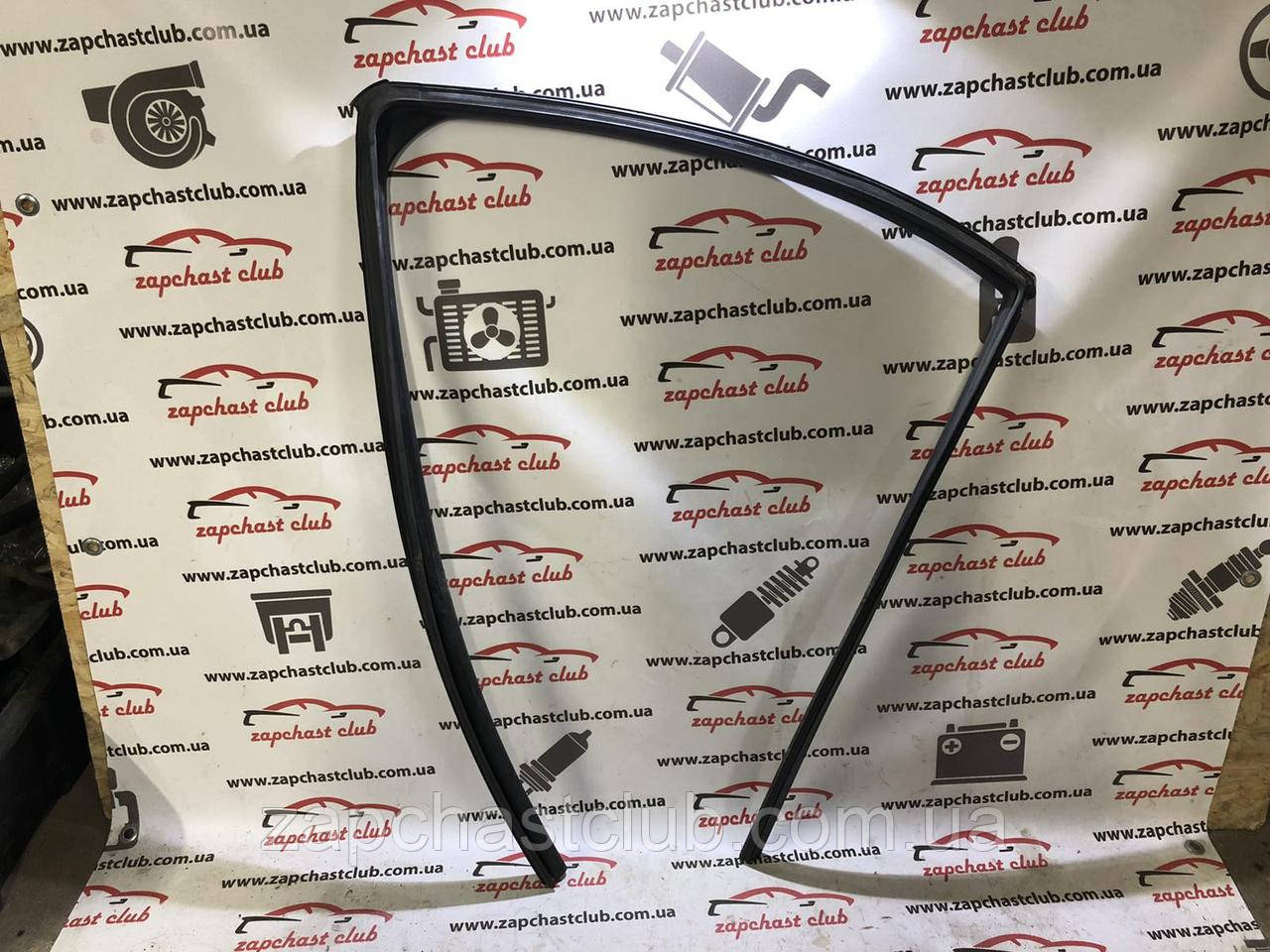 Напрямна скла задньої лівої двері 5735A069 9916674 Lancer X Mitsubishi, фото 1