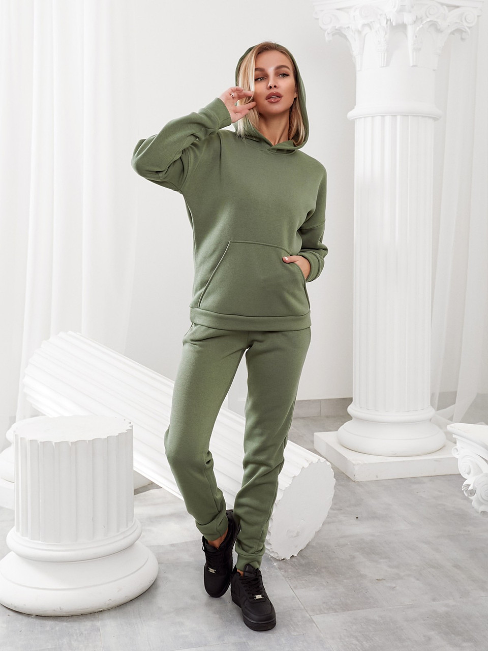 Жіночий спортивний костюм теплий з капюшоном зелений Шавлія арт Z921 / Жіночий костюм для прогулянок на флісі