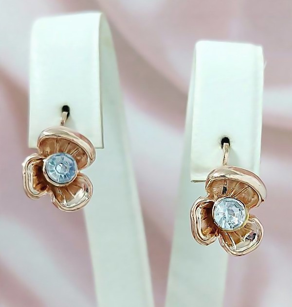 Сережки булатні з фіанітами (англійська застібка) Довжина сережки 3,5 см Ширина 8 мм