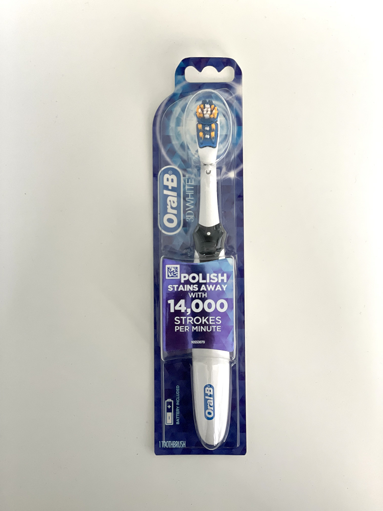 Зубна щітка Oral-B Cross Action 3D White на батарейці, B1010F