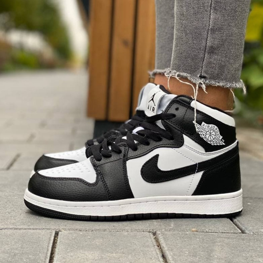 Кросівки жіночі зимові Nike Air Jordan Fur чорно-білі на хутрі високі найк