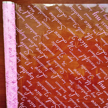 Плівка з малюнком "Лист LOVE" (60 см, 400 г) рожева