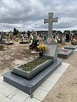 Гранитный памятник с крестом (Образец 0811) 1