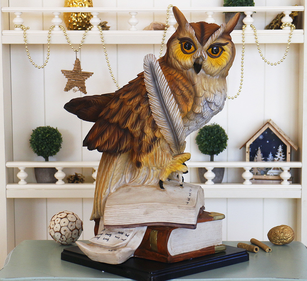 Пугач на книгах з пером на дерев'яній підставці 45*29*29 см Гранд Презент SM00982, фото 1