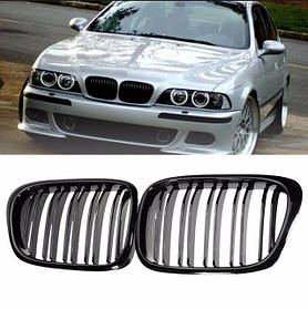 Решітка ноздрі радіатора BMW (БМВ) 5 series E39 (1995 - 2004) Чорний глянець 2 ребра