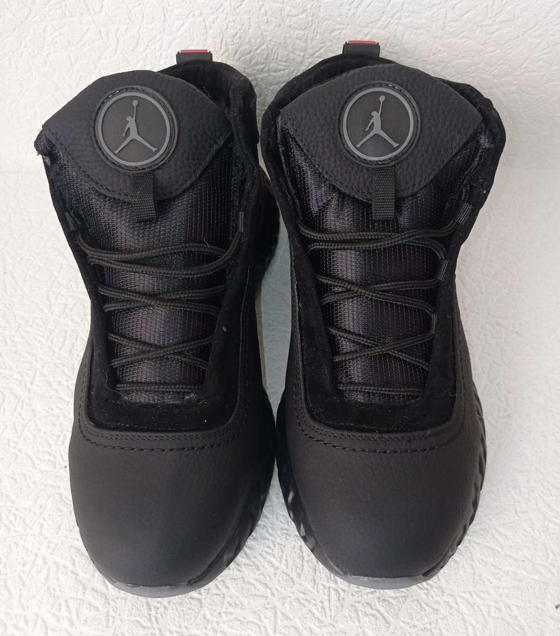 Мужские зимние кожаные теплые кроссовки Jordan черные с серым лого - фото 6 - id-p1499399637