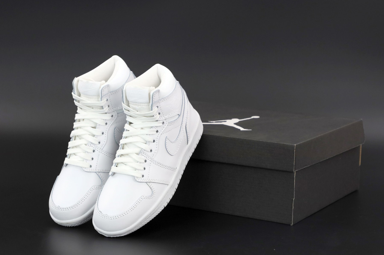 Jordan retro 1 triple white hot sale