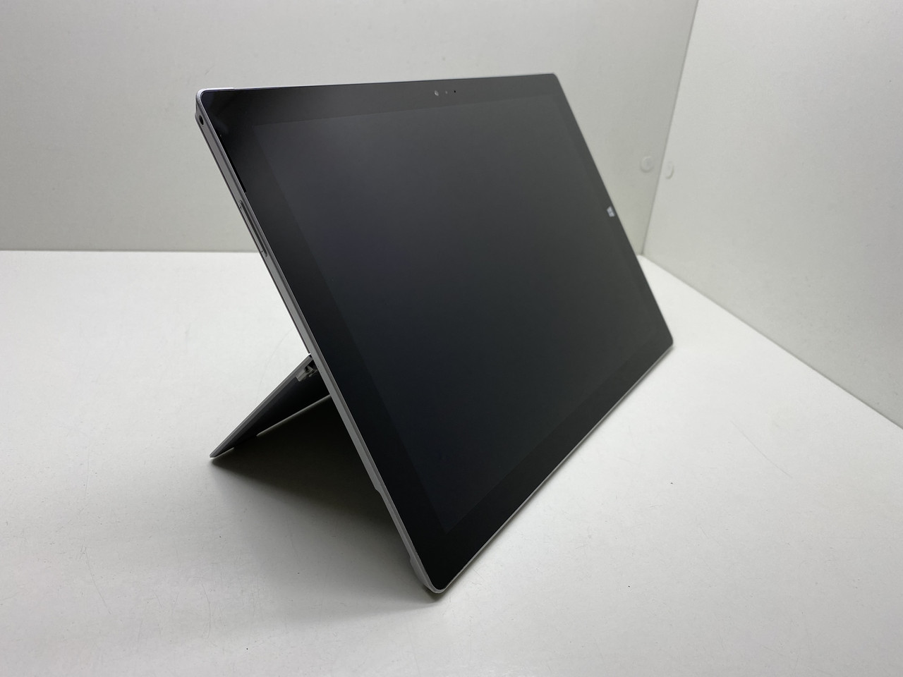 Планшетний комп'ютер Microsoft Surface Pro 3