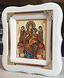 Ікона П.Б. Всецариця у білому дерев'яному фігурному кіоті під склом, розмір 18*16, сюжет 10*12., фото 2